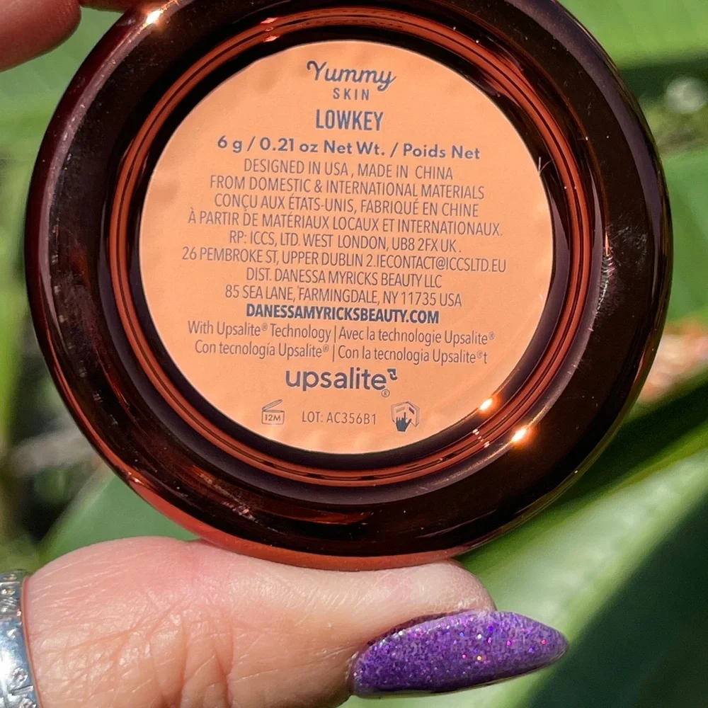 DANESSA MYRICKS BEAUTY Yummy Skin Blurring Powder In Lowkey (Peachy Gold)